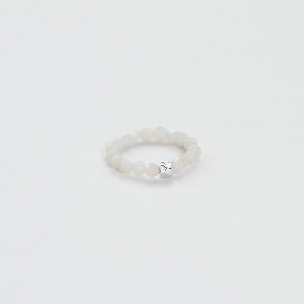 Terrestrial mother of pearl ring silver