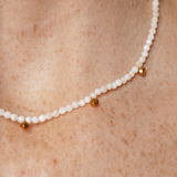 Terrestrial mother of pearl necklace gold