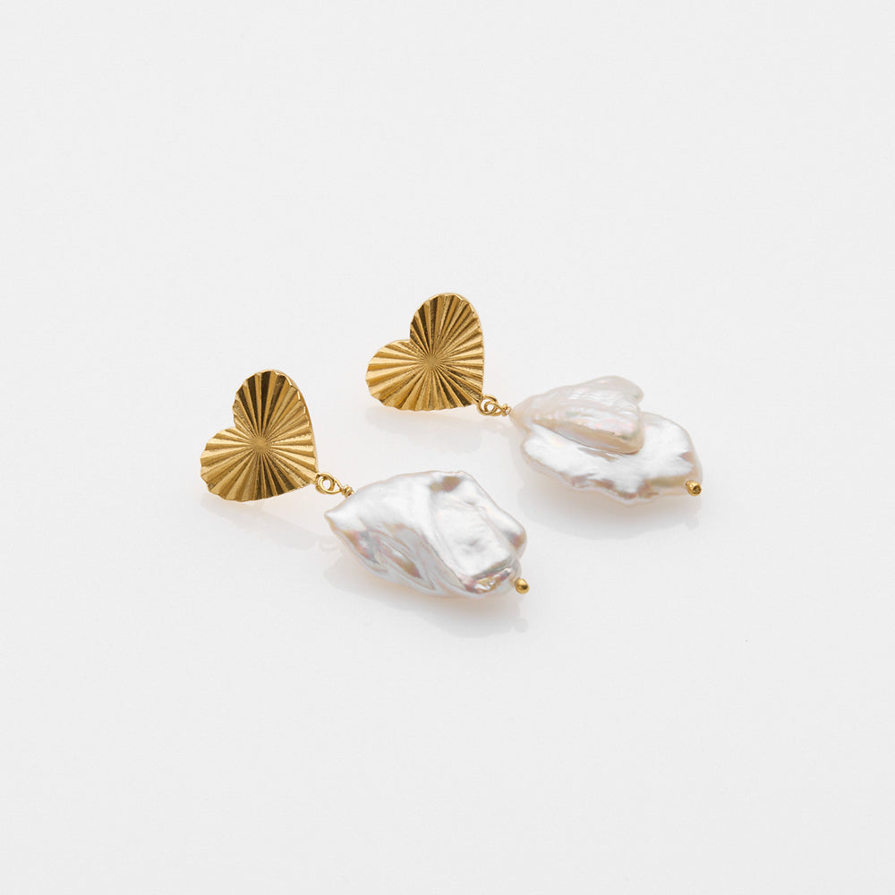 Sea & Sun pearl & heart earrings gold