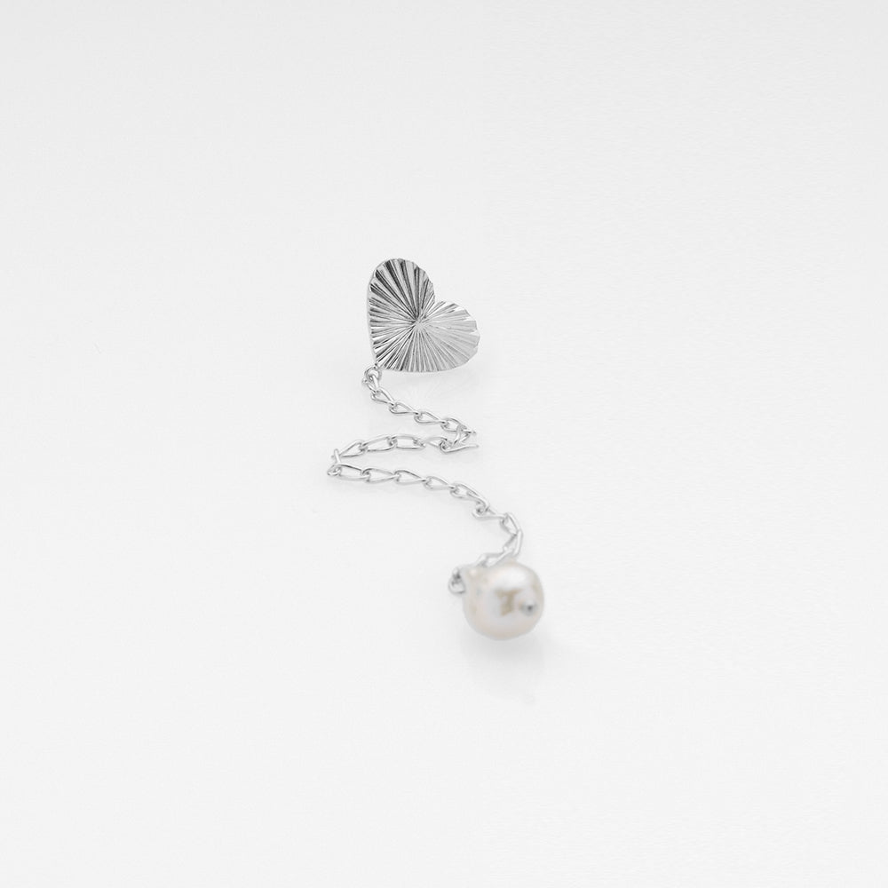 Sea & Sun pearl & heart earring tall silver