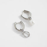 Aura huggies silver