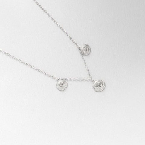Coquilles jouet charm necklace silver