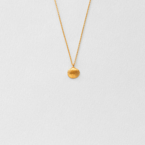 Coquilles jouet necklace gold