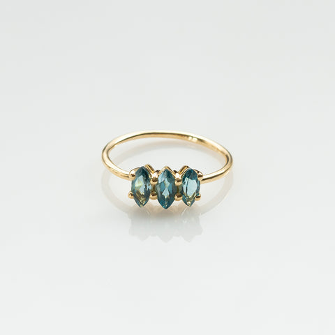 Fizzy blue topaz ring 14K yellow gold