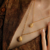 Coquilles venus necklace gold