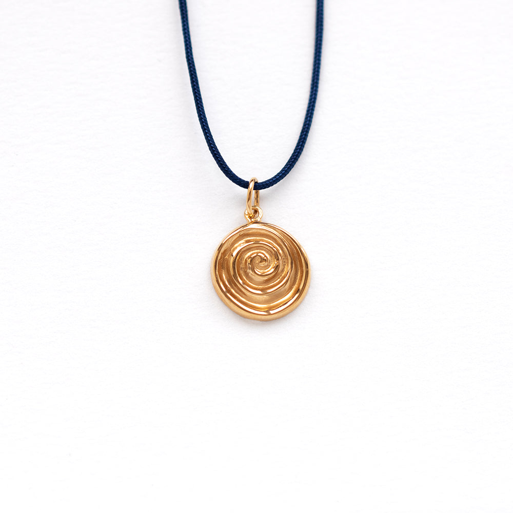 Spinning necklace with thread gold