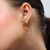 Strolling earrings gold
