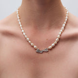 Surfing pearl necklace silver
