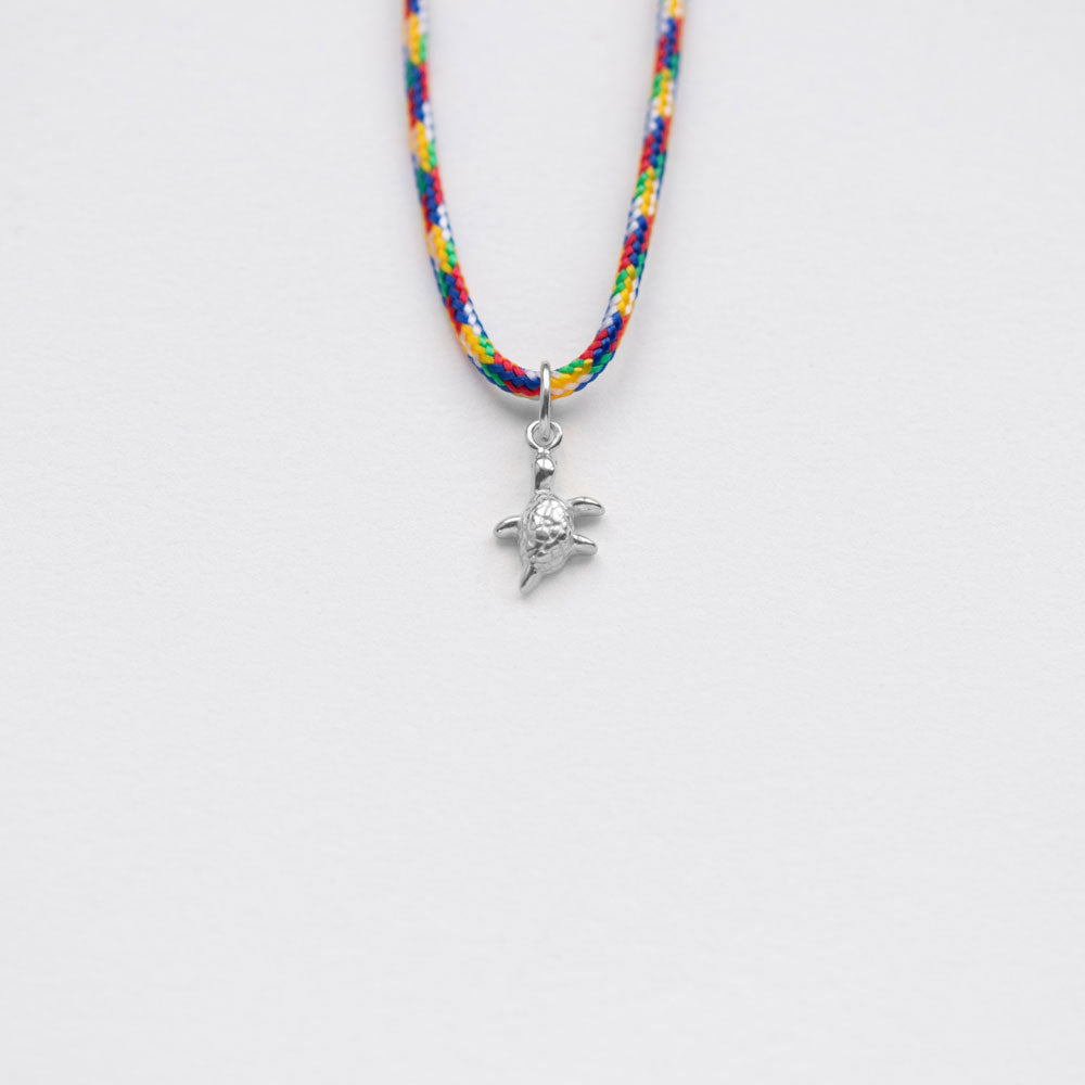 Tartaruga necklace with thread silver