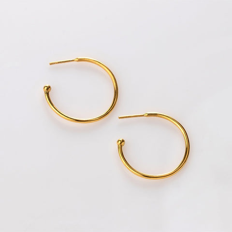Charming Hoops L glossy earrings gold