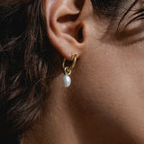 Aura huggies 14K yellow gold