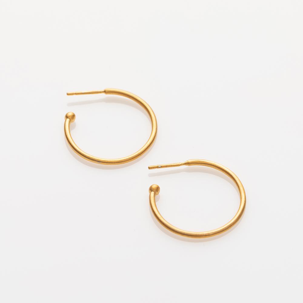 Charming Hoops L earrings gold