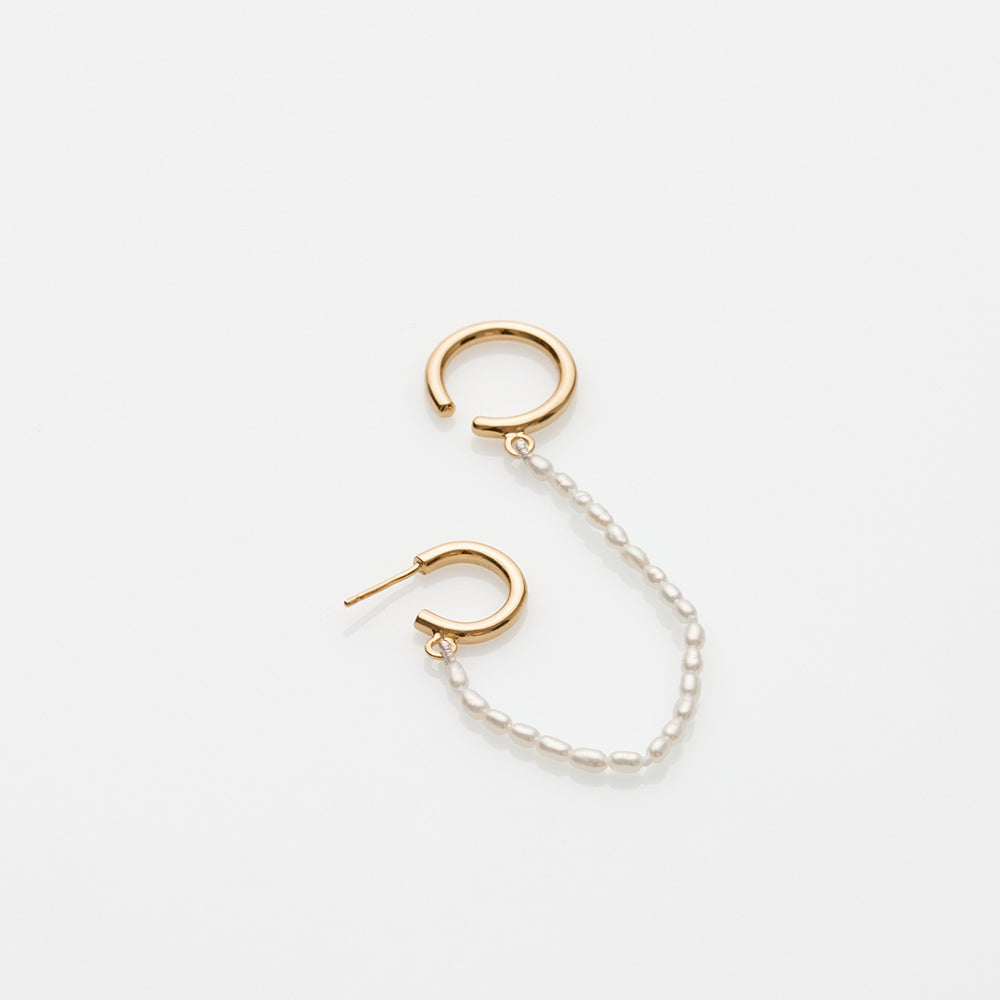 Gang cuff earring with pearl chain gold