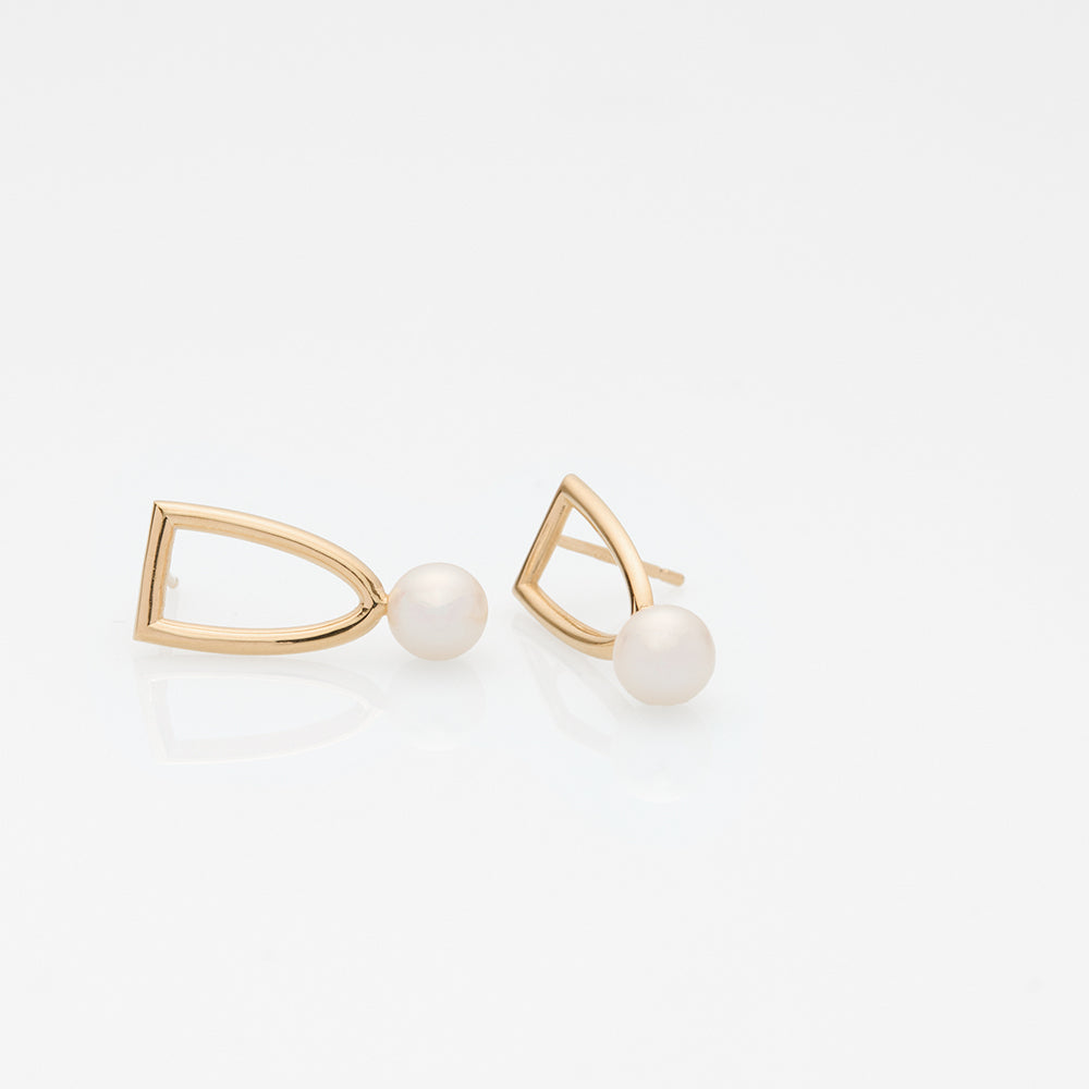 Free the pearls arch earrings 14K yellow gold