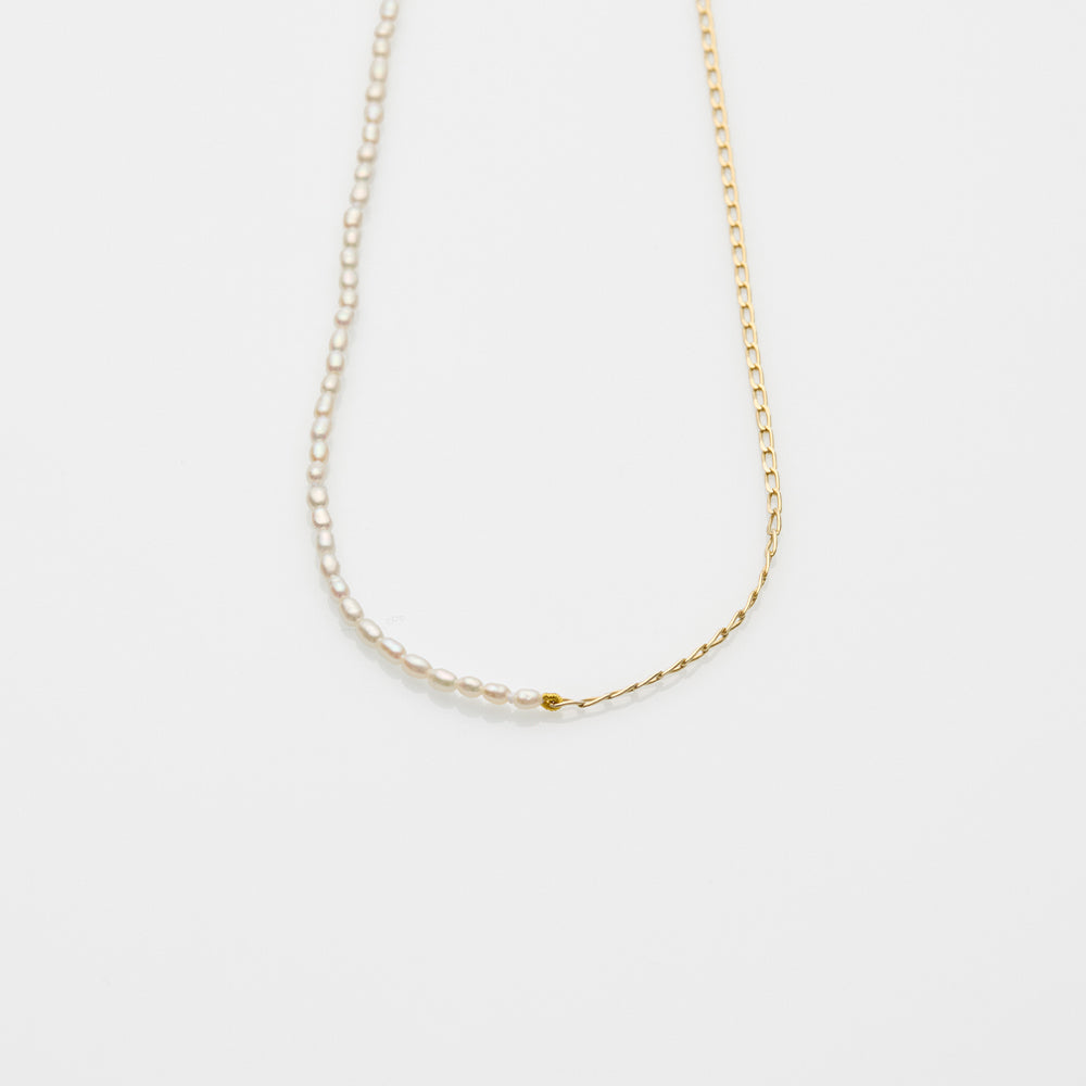 Free the pearls half and half necklace 14K yellow gold