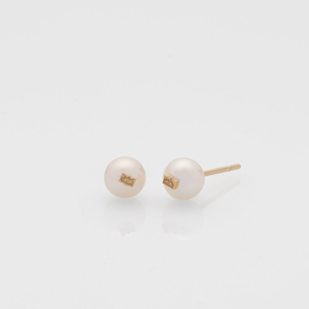 Free the pearls stud earrings 14K yellow gold