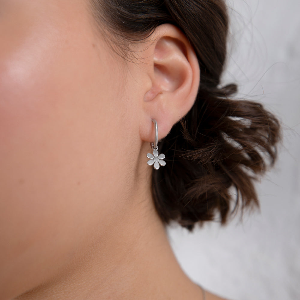 2021 Toy daisy earring charm silver