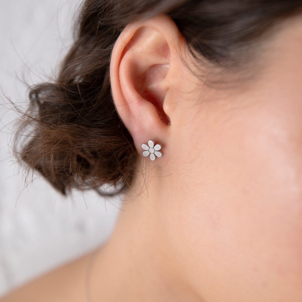 2021 Toy daisy stud earrings silver