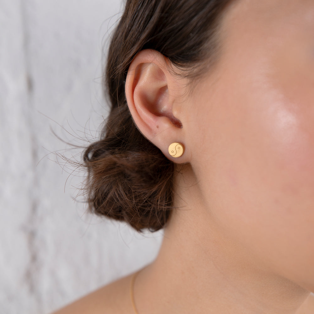 2021 Toy Yin Yang stud earrings gold